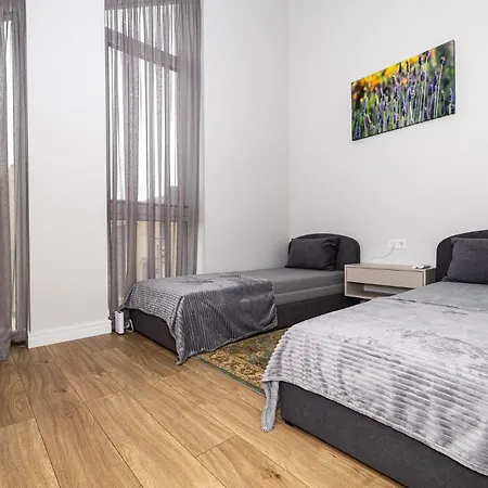 2bd Apartmet J7, Selfcheck-in, By Cohost Butas